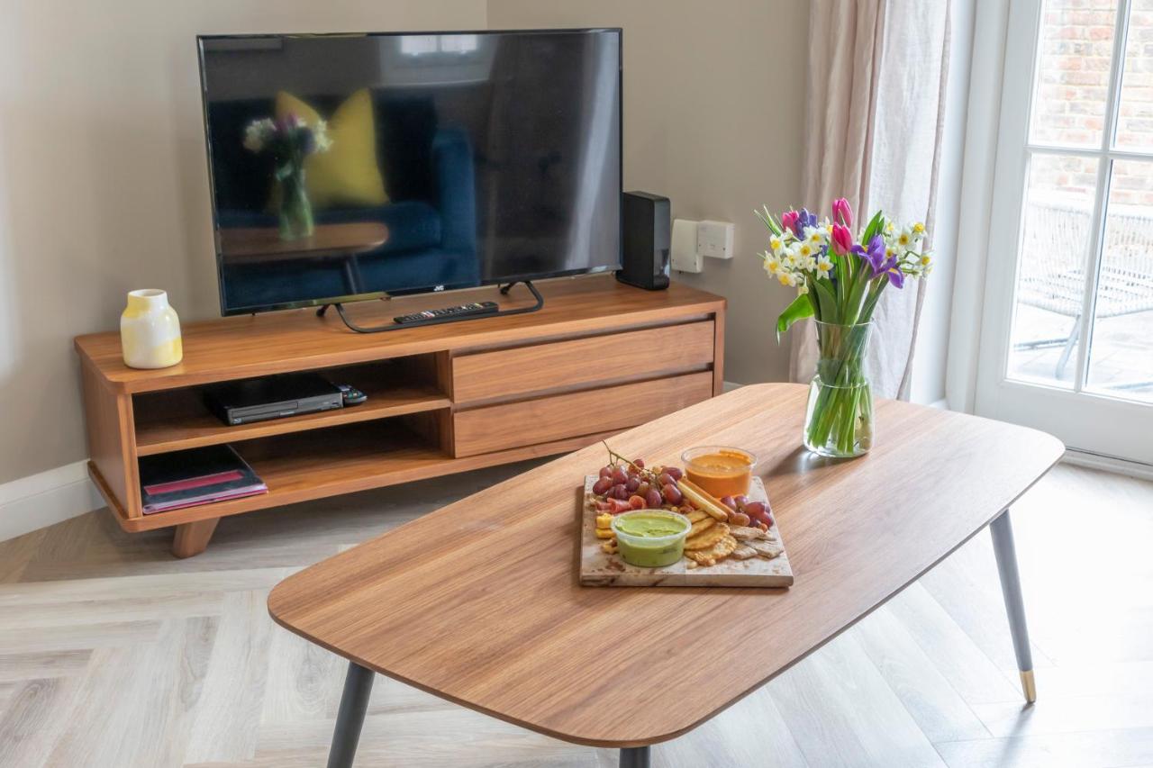 Elliot Oliver - 2 Bedroom Garden Apartment With Parking Cheltenham Zewnętrze zdjęcie